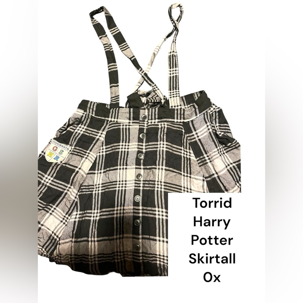 Torrid Skirtall 
Black and Gray Plaid Suspender Skirt Harry Potter Ox